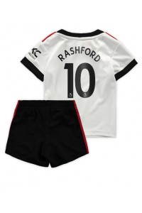 Manchester United Marcus Rashford #10 Babytruitje Uit tenue Kind 2022-23 Korte Mouw (+ Korte broeken)